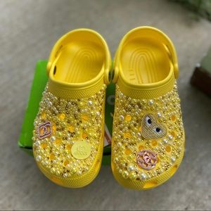 Custom yellow DESIGNER crocs 🤍💛🌟